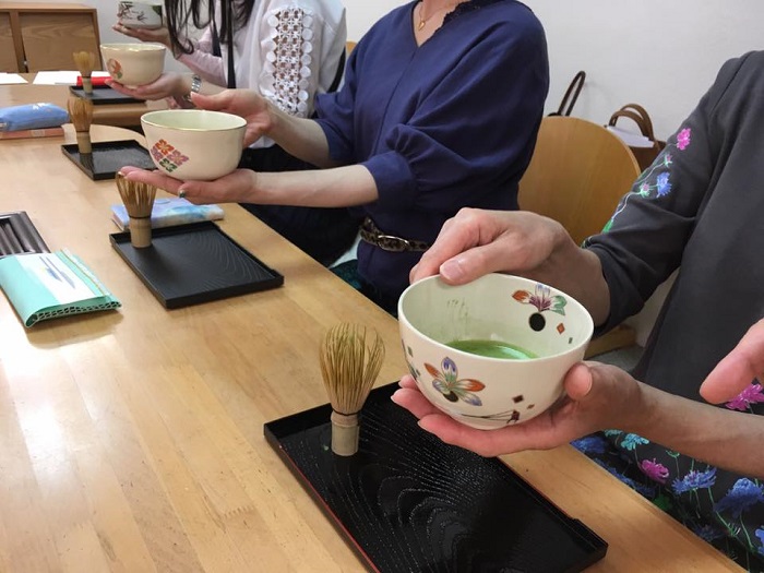 ゆるゆると気楽に学ぶ茶道教室